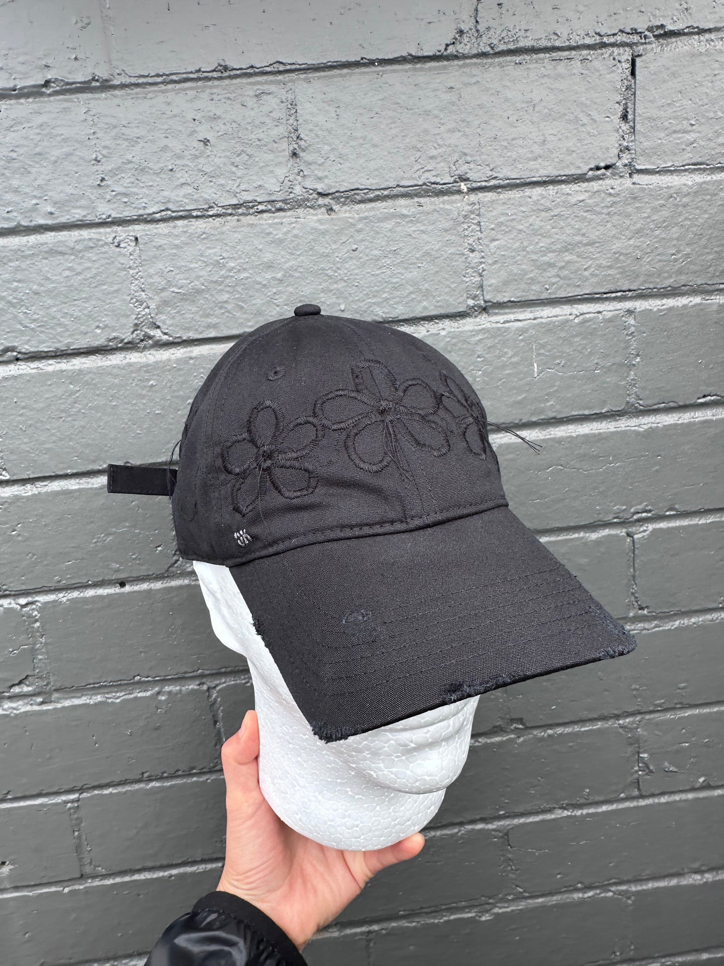 ‘Death Orchid’ Cap