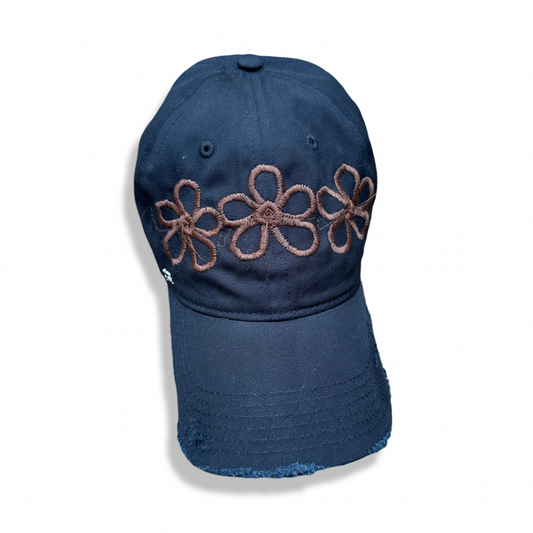 ‘Hazelnut’ Daisies Cap